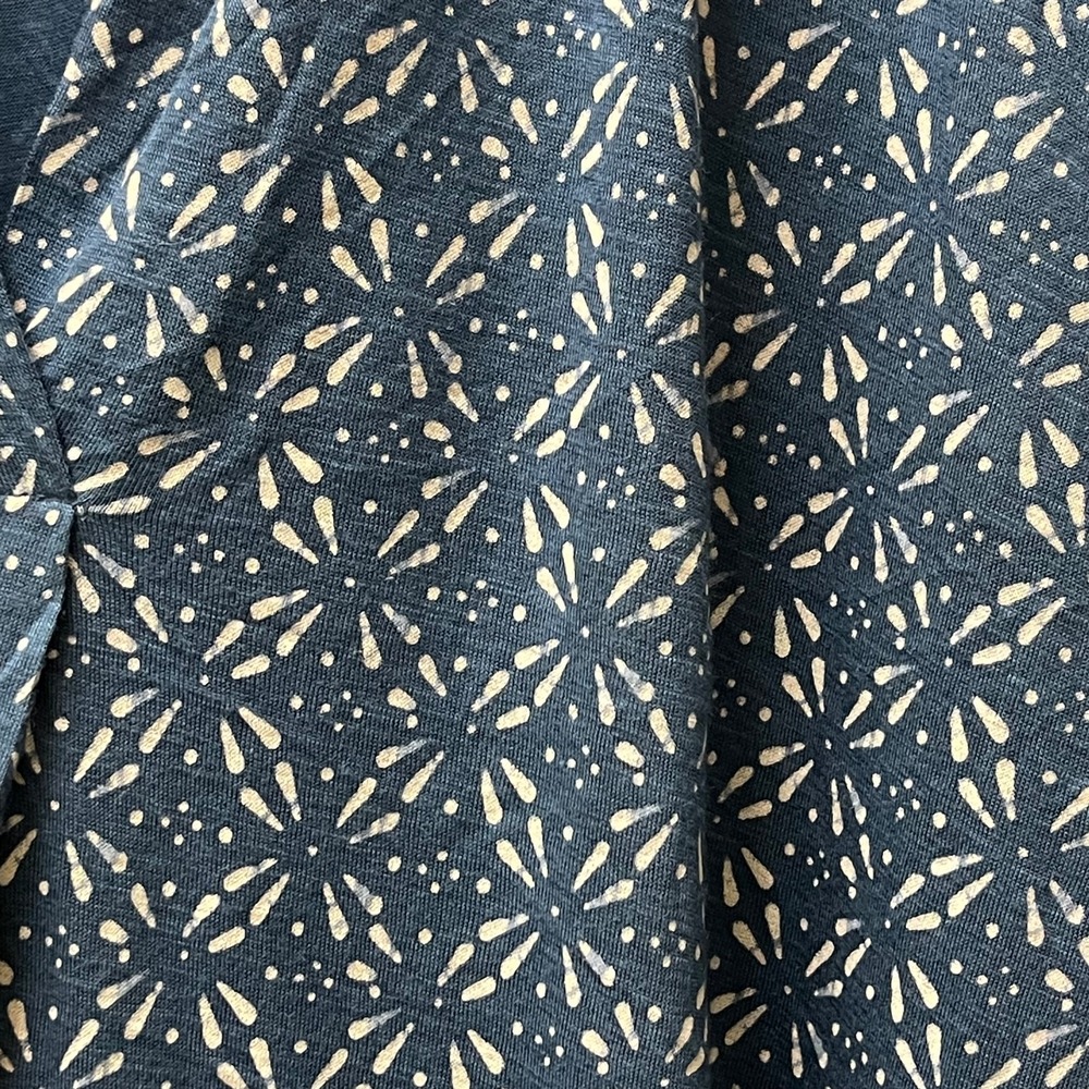 Lucky Brand Women's Large V-Neck Cap Sleeve Boho Casual Tile‎ Printed Top NWT - Picture 3 of 16